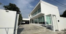 ให้เช่าบ้านเดี่ยวสร้างเอง สไตล์ Modern 2 ชั้น 80 ตรว. 5 ห้องนอน ใกล้สนามบินสุวรรณภูมิ , Robinson Lifestyle ลาดกระบัง