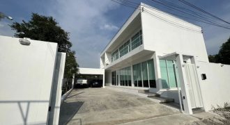 ให้เช่าบ้านเดี่ยวสร้างเอง สไตล์ Modern 2 ชั้น 80 ตรว. 5 ห้องนอน ใกล้สนามบินสุวรรณภูมิ , Robinson Lifestyle ลาดกระบัง