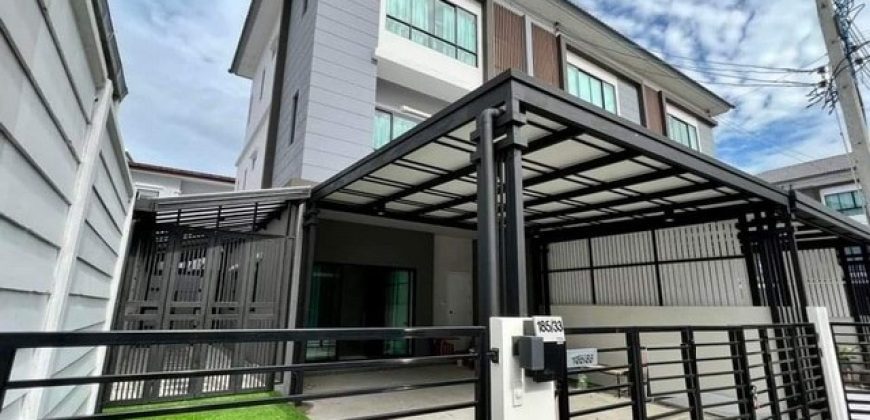 ให้เช่าทาวน์โฮม 3 ชั้นหลังมุม 165 ตรม. หมู่บ้าน เดอะ คอนเนค อัพ 3 ลาดพร้าว 126 ใกล้โรงพยาบาลลาดพร้าว , ทาวน์อินทาวน์