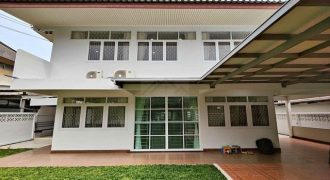 ให้เช่าบ้านเดี่ยว 2 ชั้น 90 ตรว. 3 ห้องนอน ซอยศรีบูรพา ใกล้นิด้า บรรยากาศดี เงียบสงบ เพื่อนบ้านดี ใกล้สวนนวมินทร์ภิรมย์