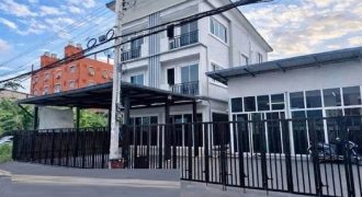 HR 10010 ให้เช่าโฮมออฟฟิศ 3 ชั้น เฉลิมพระเกียรติ ร.9 ย่านสวนหลวง อุดมสุข สุขุมวิท103 ใกล้ รถไฟฟ้า MRTสีเหลือง ศรีอุดม
