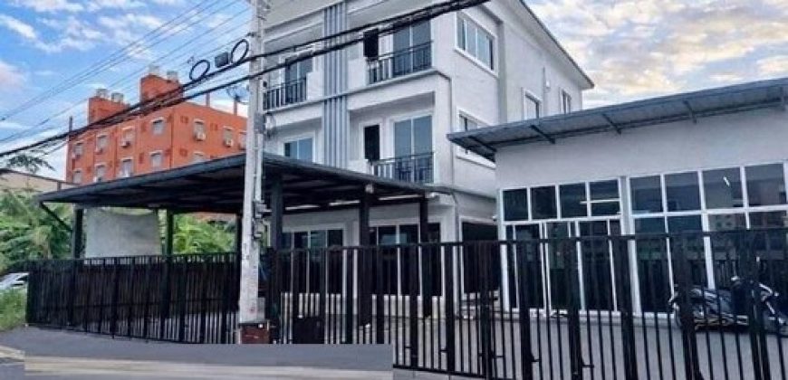 HR 10010 ให้เช่าโฮมออฟฟิศ 3 ชั้น เฉลิมพระเกียรติ ร.9 ย่านสวนหลวง อุดมสุข สุขุมวิท103 ใกล้ รถไฟฟ้า MRTสีเหลือง ศรีอุดม