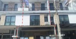 ขายทาวโฮม 3 ชั้น 17.6 ตร.ว. โครงการเมอริท เพลส เขตวังทองหลาง ใกล้ Central EastVille