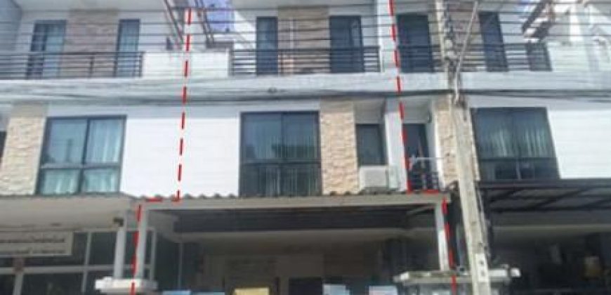 ขายทาวโฮม 3 ชั้น 17.6 ตร.ว. โครงการเมอริท เพลส เขตวังทองหลาง ใกล้ Central EastVille