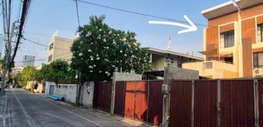 ให้เช่าโฮมออฟฟิศ3ชั้น280ตร.ม.ซอยอารีย์สัมพันธ์7 ใกล้กระทรวงการคลังเหมาะพักอาศัย หรือทำออฟฟิศ