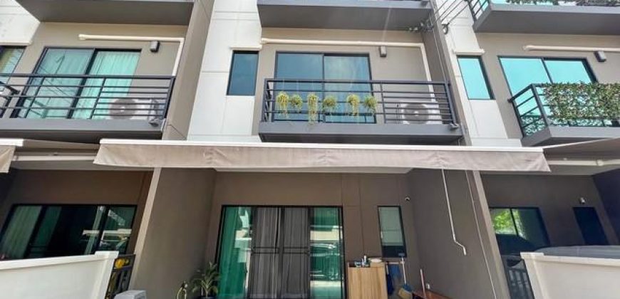 ขายทาวน์โฮม 3 ชั้น 19 ตร.ว. บ้านกลางเมือง พหลฯ-รามอินทรา ถนนเทพรักษ์ เขตบางเขน