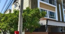 HR 10032 ให้เช่าทาวน์โฮม 3 ชั้น หมู่บ้าน นลินอเวนิว 2 รามคำแหง 144 ใกล้สถานีรถไฟฟ้าสายสีส้ม