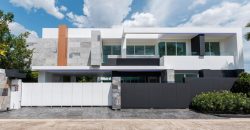 ขายบ้านหรู Modern Luxury 8 ห้องนอน พร้อมสระว่ายน้ำ หางดง เชียงใหม่ | ลดเหลือ 30 ล้านบาท