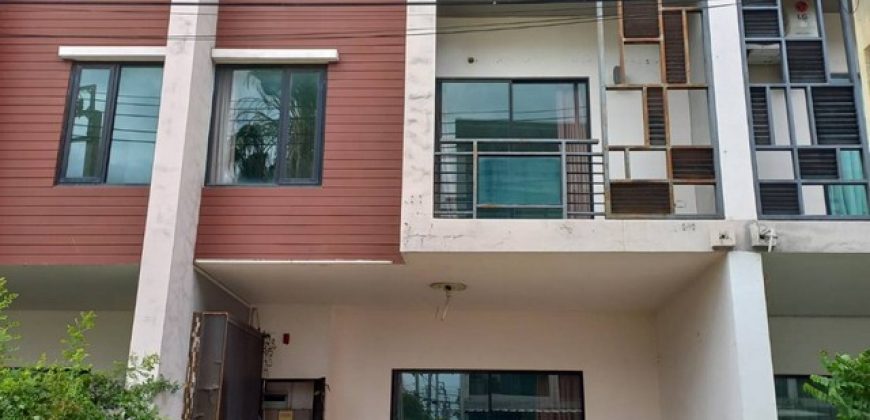 ขายทาวน์โฮม 3 ชั้น โครงการไอฟิลด์ บางนา กรุงเทพมหานคร