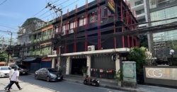 ขาย อาคารพาณิชย์ 3 คูหาติดกัน ทำเลทอง ซอย สุขุมวิท 22 เหมาะทำร้านอาหาร/คาเฟ่ /บาร์/ Office /Hostel