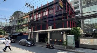 ขาย อาคารพาณิชย์ 3 คูหาติดกัน ทำเลทอง ซอย สุขุมวิท 22 เหมาะทำร้านอาหาร/คาเฟ่ /บาร์/ Office /Hostel