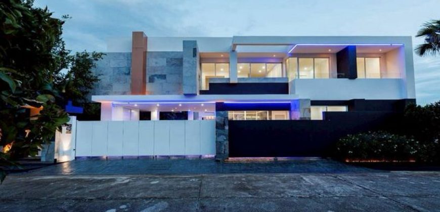บ้านสุดหรู ราคา 30 ล้าน (บ้านเปล่า) 215 ตรว. #หางดง บ้านสร้างใหม่ #สไตล์โมเดิร์นลักชัวรี่ เนื้อที่กว้างขวาง ฟังก์ชั่นเยอะ สะดวกสบายสุดๆ