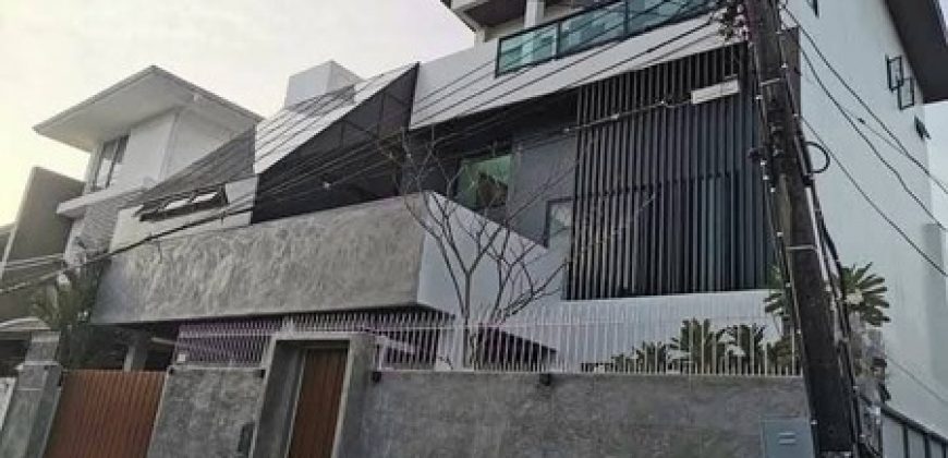 ขายด่วน บ้านเดี่ยว ซอยรัชดานิเวศน์ 16 ใกล้mrtห้วยขวาง ย่านห้วยขวาง