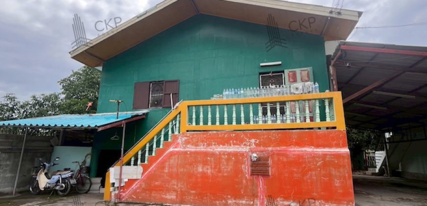 บ้านพร้อมที่ดิน เนื้อที่ 1 ไร่ พร้อมบ้าน 2 หลัง โกดัง 12*12 เมตร 1 หลัง