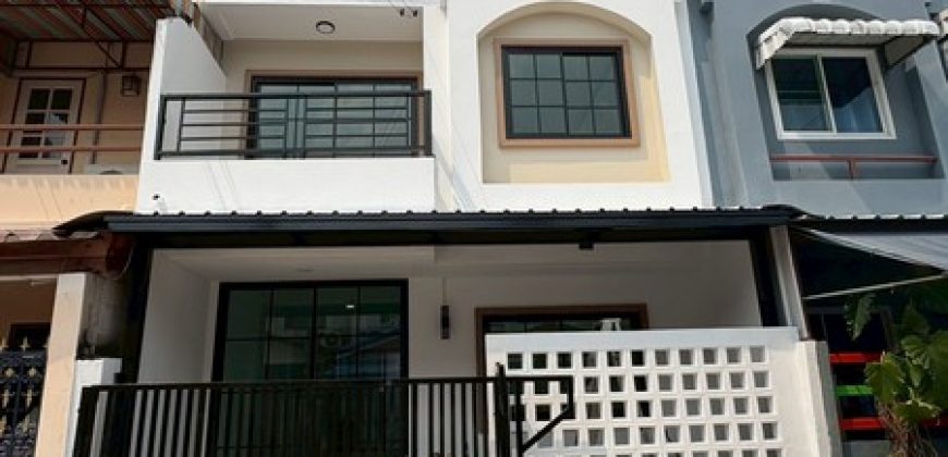 sss555 ขาย ทาวน์เฮ้าส์ 2ชั้น เพชรอัมพร เพชรเกษม79 รีโนเวทใหม่