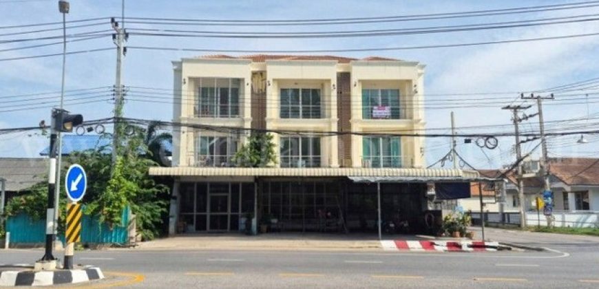 อาคารพาณิชย์ 3 ชั้น หมู่บ้าน ณัฏฐรียา เขาบันไดอิฐ เพชรบุรี