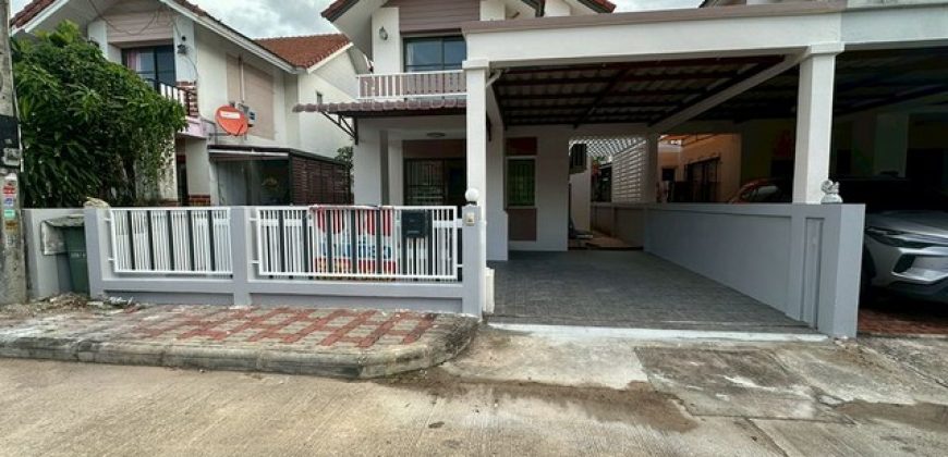 ขายบ้านสวยรโนเวทใหม่ หมู่บ้าน โฮมทาวน์ สุรศักดิ์ ศรีราชา ชลบุรี FP-H02064
