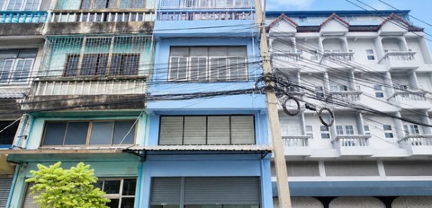 อาคารพาณิชย์ 4 ชั้นครึ่ง 3นอน 3น้ำ ดาดฟ้ามีหลังค รถไฟฟ้าสายสีส้ม น้อมเกล้า 370ม. Heathfield Inter Sch. รามคำแหง131-142 Jass