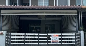 บ้านทำเลดอนเมือง งบไม่ถึง 2 ล้าน! ด้วยสถาปัตยกรรมแบบ Modern Tropical หน้ากว้างกว่า
