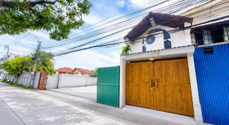 ครัวกลาง 2ชั้น AIRBNB โฮมออฟฟิศ ถนนสุขุมวิท 62-68 7นอน 4น้ำ ใกล้ BTS อุดมสุข 390 ม. พื้นที่ 56 ตร.ว. 300ตรม.