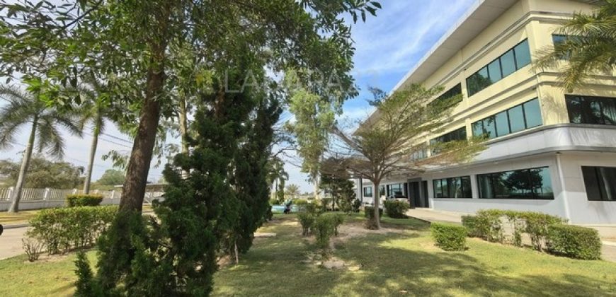 ขายที่ดินพร้อมโรงงานชลบุรี เนื้อที่​ 57-3-58 ไร่ พร้อมใบอนุญาตโรงงาน รง.4 บ่อทอง ชลบุรี ห่างจากถนน​ 331 เพียง​ 2​ กม ผังสีเหลือง