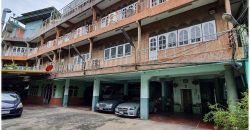 ที่ดิน บรรทัดทอง 209 ตร.ว. แถมตึก 3 ชั้น ลิฟท์ 2 ตัว จอดรถได้ 10 คัน ทำเลทอง