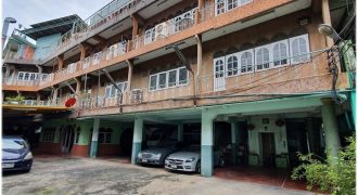 ที่ดิน บรรทัดทอง 209 ตร.ว. แถมตึก 3 ชั้น ลิฟท์ 2 ตัว จอดรถได้ 10 คัน ทำเลทอง