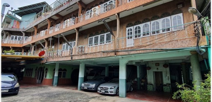 ที่ดิน บรรทัดทอง 209 ตร.ว. แถมตึก 3 ชั้น ลิฟท์ 2 ตัว จอดรถได้ 10 คัน ทำเลทอง