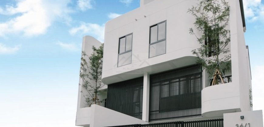 บ้าน – 15500000 BAHT 3นอน4BATHROOM 50 ตร.ว. ใกล้กับ ใกล้ BTS ปุณณวิถี เพียง 1.2 กม. บรรยากาศ ดี กรุงเทพ