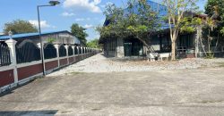 ให้เช่าโกดัง ออฟฟิศ พร้อมบ้านพักคนงาน 5 ห้องที่ดิน 1 ไร่ ผังสีเขียว ทุ่งขวาง อำเภอพนัสนิคม ชลบุรี