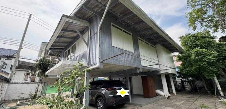 HR 10041 ให้เช่าบ้านเดี่ยวยกพื้นสูง 3 ห้องนอน ซอยศาสนา 2 ย่านอารีย์ ถนนพระราม 6 บรรยากาศร่มรื่น เงียบสงบ ใกล้กระทรวงการคลัง
