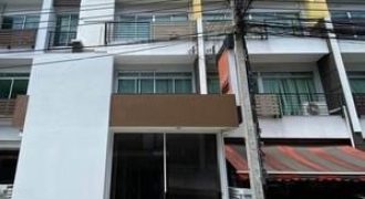 HR 10043 โฮมออฟฟิศ โครงการบิสทาวน์ ลาดพร้าว 4 ห้องนอน 4 ห้องน้ำ เฟอร์นิเจอร์พร้อมใช้งาน เดินถึง สถานี BTS