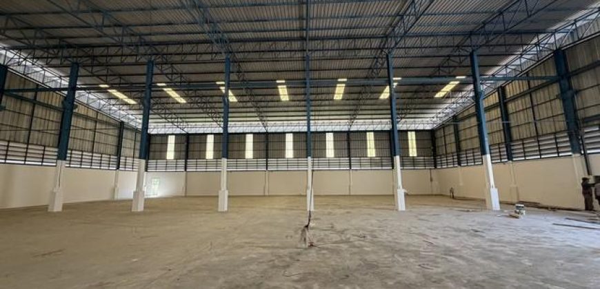 BR 1853 ให้เช่าโรงงานผัง สีม่วง 1,050 ตร.ม.รองรับการติดตั้ง Overhead Crane ความสูงใต้คาน 9 เมตร ใกล้นิคมอุตสาหกรรมบางพลี