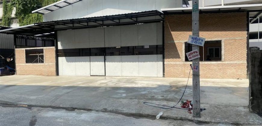 ให้เช่าโกดัง ทำเลดีใกล้แยกลำสาลี 124 ตารางวา พื้นที่ใช้สอย 450ตรม. รถ 6 ล้อเข้าใด้