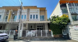 ขายด่วน ทาวน์เฮ้าส์ 29 ตร.วา โกลเด้น ทาวน์ ปิ่นเกล้า – จรัญสนิทวงศ์ หลังริม พร้อมเข้าอยู่