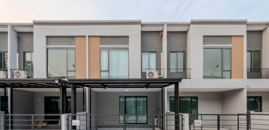 BH4241 ให้เช่าทาวน์โฮม Pleno Sukhumvit Bangna 2 ใกล้ Mega Bangna 3 ห้องนอน เฟอร์นิเจอร์ครบ พร้อมอยู่