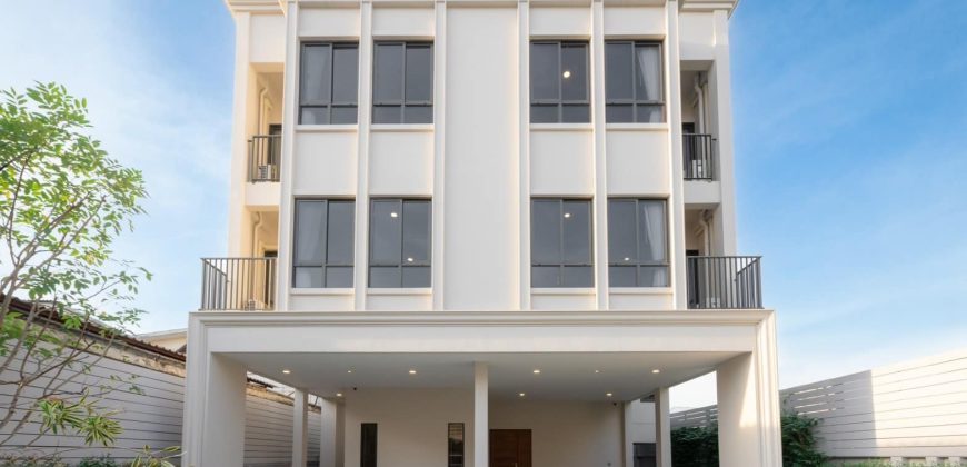 บ้านเดี่ยวสร้างใหม่ 3 ชั้น Luxury Residence ใจกลางราชดำเนิน ทำเลหายากมาก แทบไม่มีบ้านใหม่แบบนี้อีกแล้ว ใกล้ MRT เพียง 500 เมตร