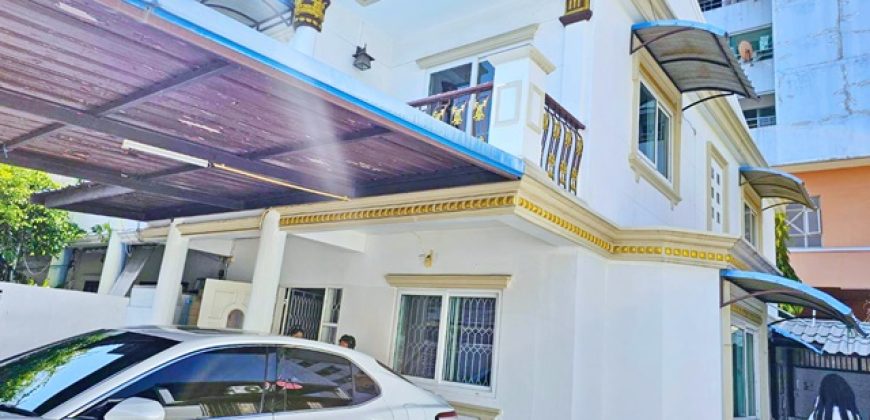 200ตร.ม1 บ้านเดี่ยว 2น้ำ MRT 4นอนบางกะปิ 50ตร.ว. เดอะมอลล์ บางกะปิ แฮปปี้แลนด์สาย 480ม. ทำเลคลองจั่น. เ