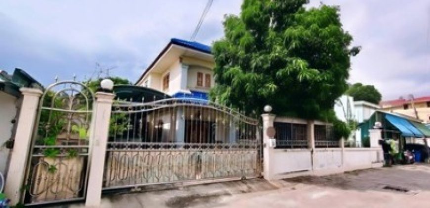 ขายด่วน! บ้านทำเลดีใจกลางเมืองชลบุรี บ้านเดี่ยว 2 ชั้น ทำเลในเมืองชลบุรี เนื้อที่ 92 ตร.ว. เพียง 3.9 ล้านบาท