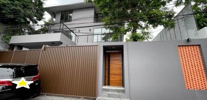 ขายบ้านเดี่ยว 3 ชั้น 102 ตร.ว. ซ.ปรีดีพนมยงค์ 26 สไตล์โมเดิร์น พร้อมสระว่ายน้ำ
