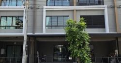 ให้เช่าทาวน์โฮม3ชั้น4นอนโครงการพรีเมียมเพลสพหลโยธิน-รามอินทราบ้านหลังใหญ่ติดถนนเมนใกล้BTSสายหยุด