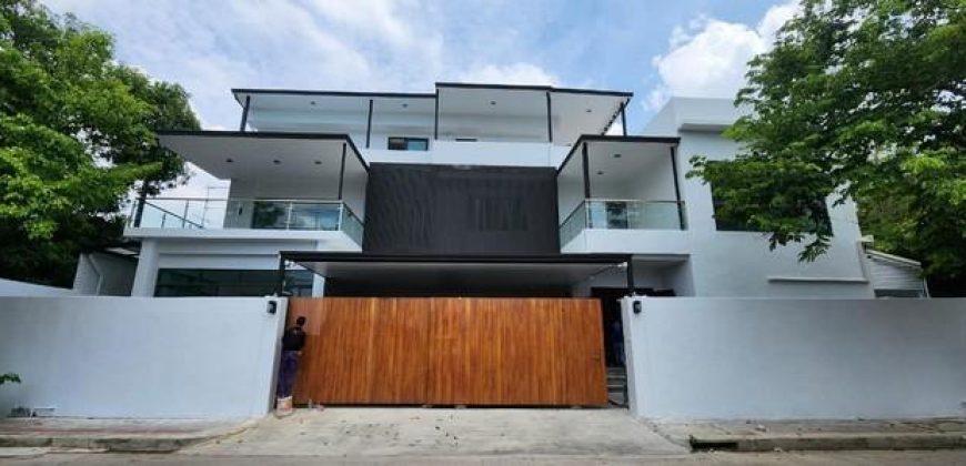 ให้เช่าโฮมออฟฟิศ3ชั้น132ตร.วถนนสุขุมวิท71ซอยปรีดีพนมยงค์26ใกล้BTSพระโขนง