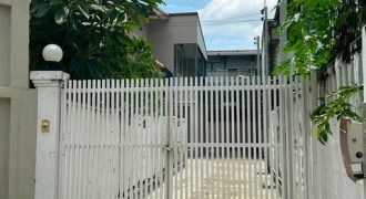 ให้เช่าบ้านเดี่ยว 2 ชั้น 54 ตรว. 4 ห้องนอน ย่านสุทธิสาร ห้วยขวาง ซอยโชคอำนวย ใกล้ MRT สุทธิสาร