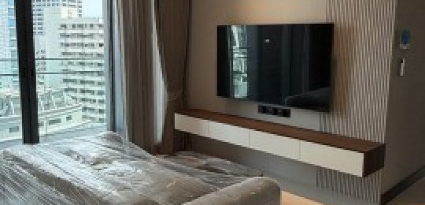 ให้เช่า คอนโด Q1 Sukhumvit ขนาด 92 ตรม. 2 นอน ทิศเหนือ วิวโล่ง ห้องใหม่ ติด BTS นานา 0 เมตร
