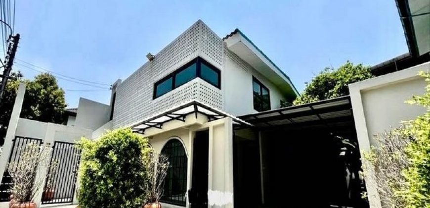 ขายโฮมออฟฟิศขนาดใหญ่ 2–3 ชั้น 75 ตรว. ซอยรุ่งเรือง ใจกลางรัชดา–สุทธิสาร เดินถึง MRT สุทธิสารเพียง 5 นาที