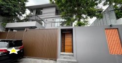ให้เช่าบ้านเดี่ยว Pool Villa หรู 3 ชั้น 102 ตรว. 5 นอน สไตล์โมเดิร์น สุุขุมวิท 71 ปรีดี 26 พร้อมสระว่ายน้ำส่วนตัว ใกล้ทองหล่อ และเอกมัย