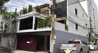 ให้เช่าทาวเฮ้าส์ 3 ชั้น 350 ตร.ม. สุขุมวิท 63 (ตรงข้ามเอกมัยซอย 4) ตกแต่งพร้อมเข้าอยู่ ใกล้ BTS เอกมัย