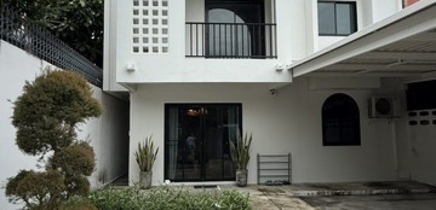 ให้เช่าบ้านเดี่ยว2ชั้น ซอยพัฒนาการ74รีโนเวทใหม่ พร้อมเฟอร์นิเจอร์ หมู่บ้านเมืองทอง2/1
