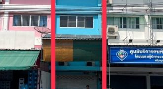 ขายอาคารพาณิชย์ 3.5 ชั้น ซอยพระยาสุเรนทร์ 20 แขวงบางชัน เขตคลองสามวา กรุงเทพฯ