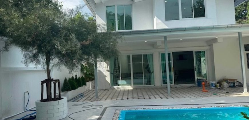 BH4299 ให้เช่าบ้านเดี่ยว Pool Villa ใกล้ BTS อ่อนนุช เพียง 800 เมตร บ้านพร้อมสระว่ายน้ำ เฟอร์นิเจอร์ครบ พร้อมอยู่